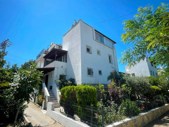 GÜMÜŞLÜK TE SATILIK SITE IÇI MÜSTAKIL VILLA 3+1