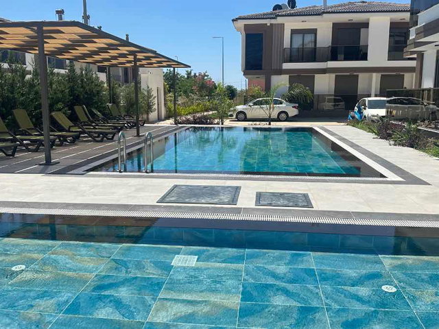 EVRENSEKİ MAHALLESİ'NDE LÜKS SİTE İÇERİSİNDE SATILIK 2+1 HAVUZLU DAİRE