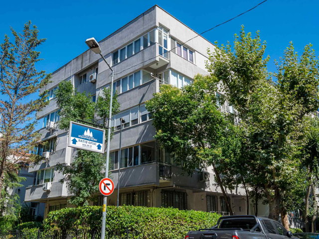 AMERİKAN PARALELİ, OTOPARKLI, YEŞİLLİKLER İÇİNDE,BALKONLU FIRSAT
