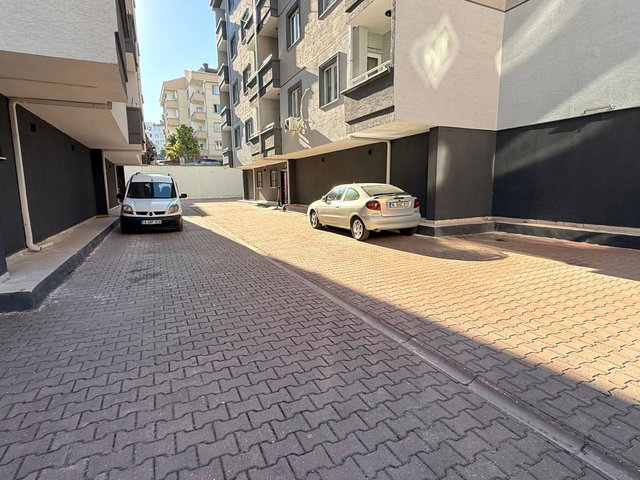 REMAX ADVANTAGE ARZU AKSARAY'DAN ÜNIVERSITEYE YAKIN ARAKAT 1+1