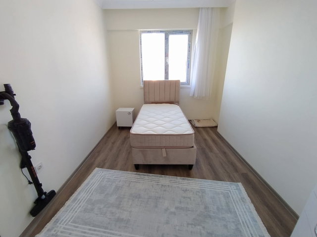 ÜNİVERSİTE VE HAVAALANI YAKININDA FULL EŞYALI KİRALIK 1+1 DAİRE