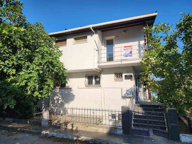 TUZLA’DA SİTE İÇİNDE 3 KATLI, 3+2, 180 M² BRÜT KİRALIK VİLLA