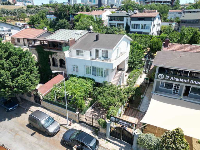 REMAX HEDEF’TEN BÜYÜKÇEKMECE’DE SATILIK MÜSTAKİL VİLLA