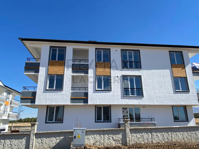 RE/MAX LACİVERT'TEN DADAŞKENT'TE KİRALIK 1+1 ARAKAT DAİRE