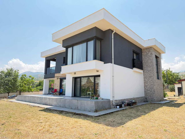 PANAROMİK ŞEHİR MANZARALI 6+1 ODALI SATILIK ULTRA LÜX VİLLA