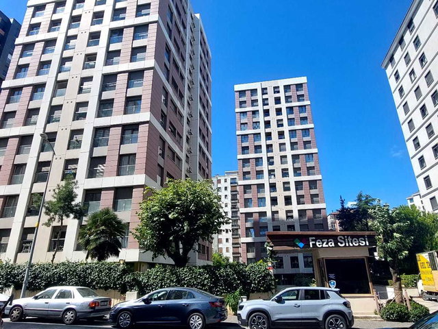 TÜCCARBAŞI ÇEVRE KOLEJİ YANINDA 3+1 GÜVENLİKLİ SİTEDE SATILIK DAİRE