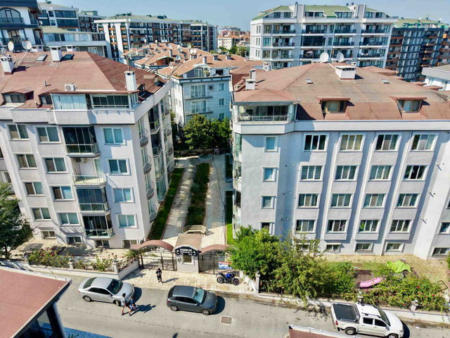 BÜYÜKÇEKMECE MİMAROBA'DA SİTE İÇİ 145M2 3+1 ARA KAT DAİRE
