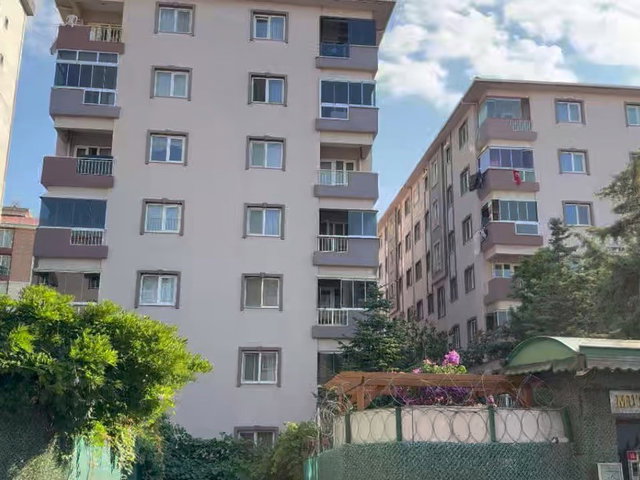 KARTAL KARLIKTEPE SİTE İÇERİSİNDE KAPALI OTOPA 3+1 KİRALIK DAİRE