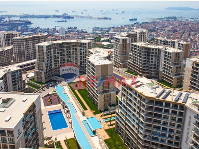 TUZLA EVORA İSTANBUL'DA KİRALIK 1+1 DENİZ MANZARALI  BALKONLU DAİRE
