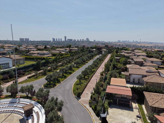PARK VILLAGEDA 2.000 M² ARSA İÇERİSİNDE ÖZEL HAVUZLU 450 M² 6+1