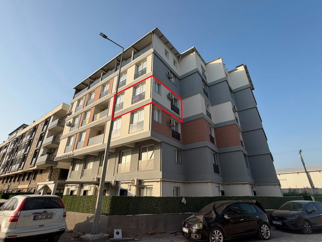 MENEMEN SEYREK'TE EŞYALI HAZIR KIRACILI SATILIK 2+1 DAIRE