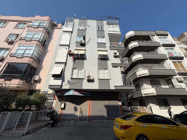 REMAX RİNA'DAN BAHÇELİEVLERDE 4+1 FERAH DAİRE
