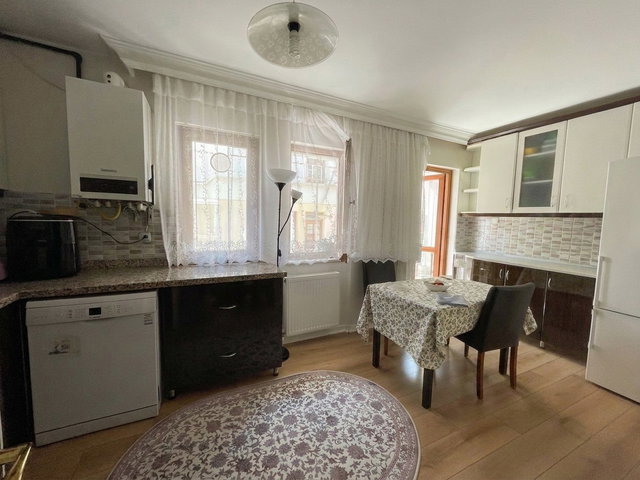 DİKMEN CADDESİ 1024 SOK FULL YAPILI 5+1 230M² FIRSAT DAİRE
