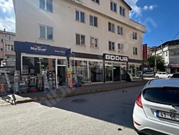 NATURALDEN GÖLCÜK MERKEZDE FIRSAT DAİRE