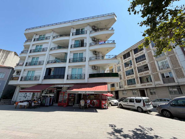ESENYURT NAMIK KEMAL MAHALLESİ'NDE FERAH VE KULLANIŞLI 3+1 DAİRE!