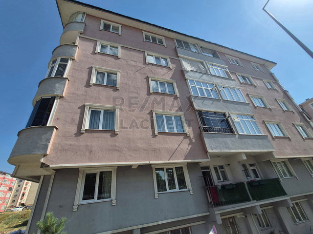 RE/MAX LACIVERT'TEN ETÜ YOLU ÜZERİ'NDE SATILIK 2+1 BODRUM