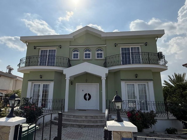 LONG BEACH PLAJINDA 4+1 EŞYALI KİRALIK VİLLA