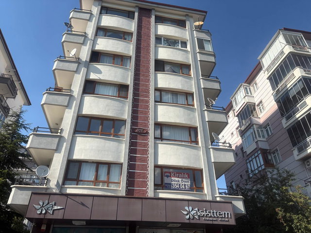 DEMETEVLER CEMRE PARKINA CEPHE BOŞ KİRALIK 3+1