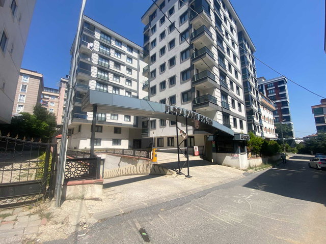 ÇEKMEKÖY TAŞDELEN FLORA PARK EVLERI 1+1  SATILIK BOŞ DAIRE