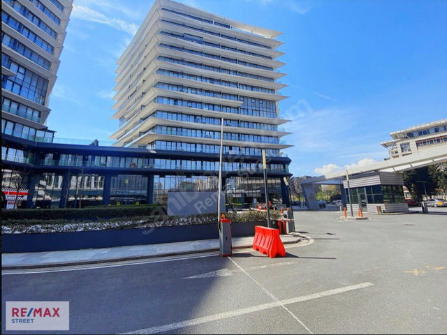 KARAT 34 SITESI'NDE 1+1 KÖŞE DAIRE: 62M², SOSYAL OLANAKLI