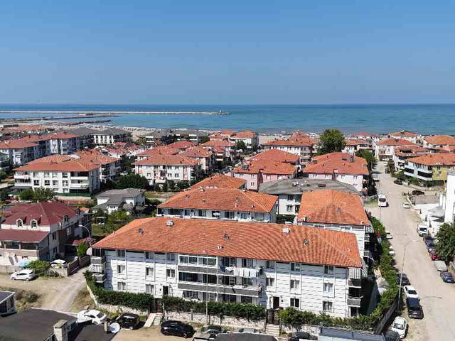 RE/MAX MAVİ'DEN HAVUZ CEPHE,KOMBİLİ, FUL EŞYALI 2+1 FERAH DAİRE