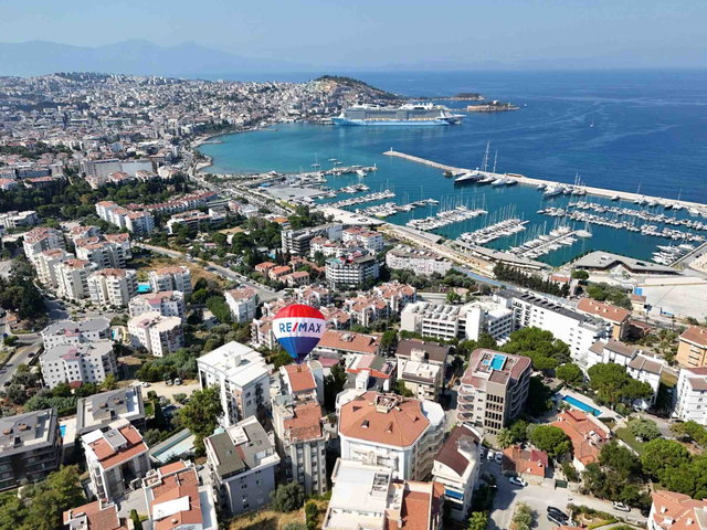 MARİNA BÖLGESİNDE DENİZ MANZARALI, BAHÇE KULLANIMLI 3+1 SATILIK DAİRE