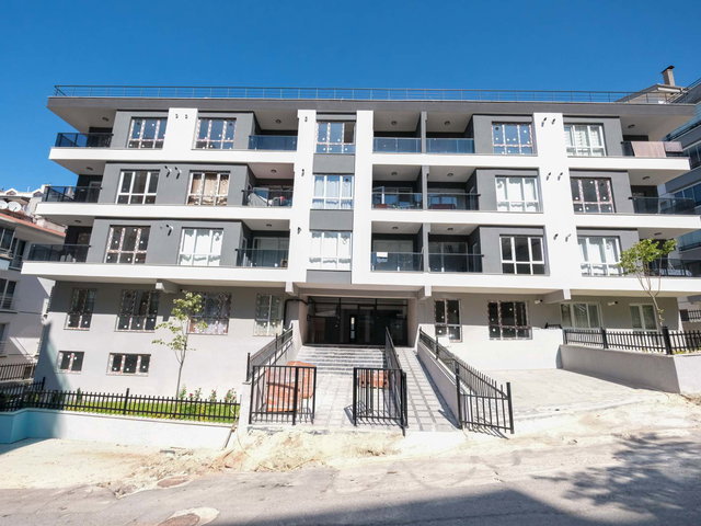 CEVİZLİDERE'YE KOMŞU, HUZUR MAHALLESİ'NDE YENİ BİNADA 1+1 SATILIK