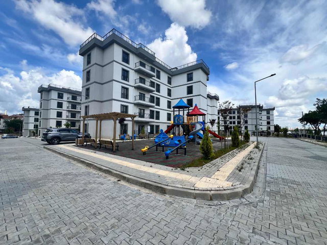 REMAX TURAN ŞAHİN'DEN SANCAKTEPE SARIGAZİ TOKİ'DE 1.KAT KİRALIK 3+1 DAİRE