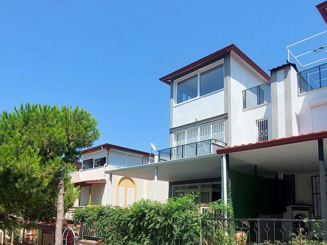 KADINLAR DENIZI'NDE DENIZ MANZARALI,BAKIMLI 3+1 VILLA