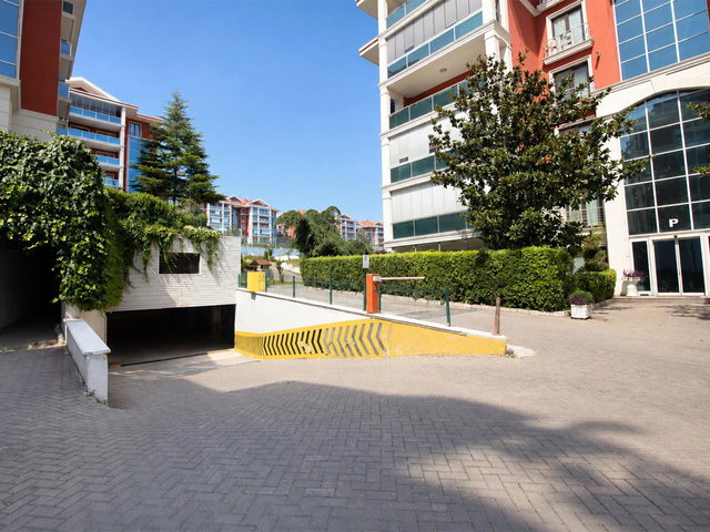 REMAX BEYAZ DOĞUŞPARK SİTEİSİ BÜYÜK TİP 2'+1  SATILIK DAİRE