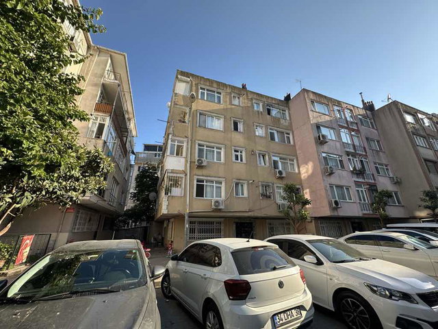 KOCAMUSTAFAPAŞA’DA SATILIK 2+1 1. KAT DAİRE