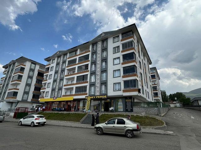 REMAX İLKE'DEN YUNUSEMRE KONAK REZİDANS'TA 3+1 SATILIK DAİRE