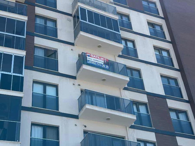 ŞEHIR MERKEZINDE 2+1 SATILIK