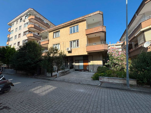 REMAX ŞEHIR'DEN YALOVA SAHILE 3.BINA SATILIK 2+1