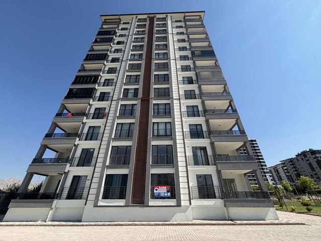 BOSTANBAŞI MAHALLESİNDE SIFIR OTURUMA HAZIR 4+1 SATILIK DAİRE