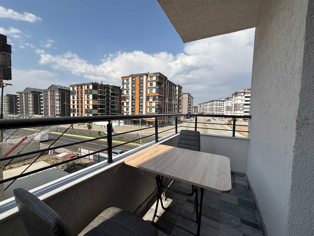 REMAX ARTIS'DEN KOMBINA'DA FUL EŞYALI KIRALIK 1+1 DAIRE