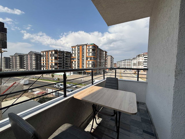 REMAX ARTIS'DEN KOMBINA'DA FUL EŞYALI KIRALIK 1+1 DAIRE