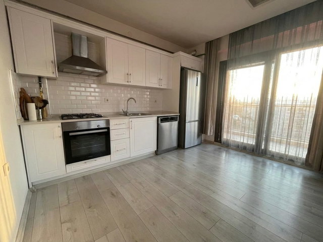 KARAALI VILLALAR BÖLGESINDE HAVUZLU SITEDE SATILIK 2+1 DAIRE