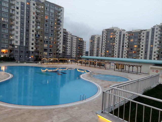 ALEMDAĞ EMLAK KONUTLARI'NDA EŞYALI 2+1 KIRALIK DAIRE