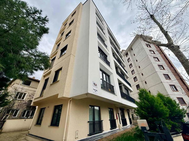 PENDİK MERKEZ DE BAHÇE KULLANIMLI BALKONLU SATILIK 2+1 DAİRE