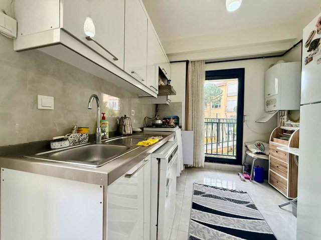 PENDİK MERKEZ DE BAHÇE KULLANIMLI BALKONLU SATILIK 2+1 DAİRE