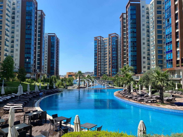 BEYLIKDÜZÜ DEMIR ROMANCE SITESINDE SATILIK 1+1 DAIRE