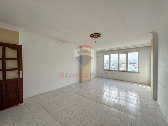 REMAX PARS'TAN MERKEZİ KONUMDA SATILIK GENİŞ 3+1 DAİRE