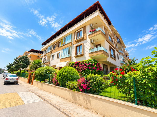 YALOVA ÇİFTLİKKÖY SAHİL MAH’DE 3+1 EBEVEYN BANYOLU GENİŞ BALKONLU FERAH GİRİŞ KAT DAİRE
