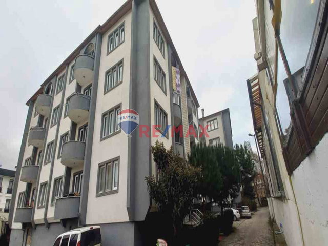 REMAX MAVIDEN SERDIVAN KEMALPAŞADA SITE IÇI SATILIK 2+1 DAIRE