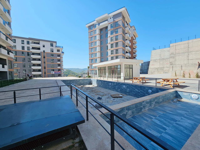 REMAX MYRADAN KAVANYA KORU SİTESİ ARAKAT MANZARALI 3+1 DAİRE