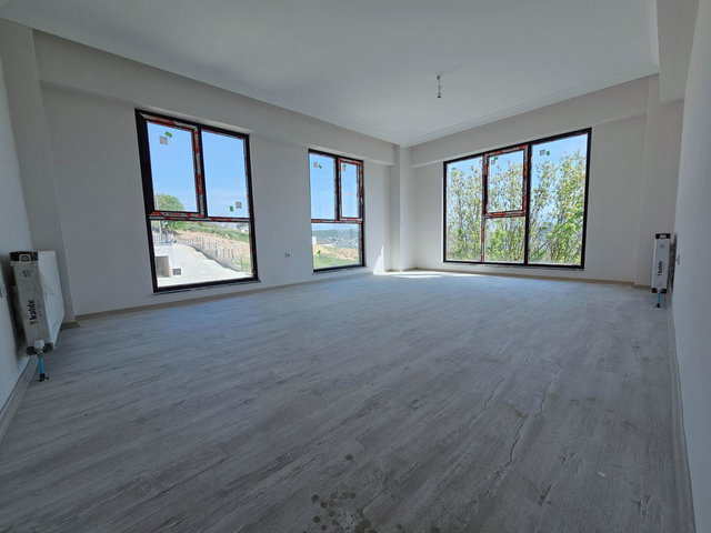 REMAX MYRADAN KAVANYA KORU SİTESİ ARAKAT MANZARALI 3+1 DAİRE