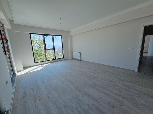 REMAX MYRADAN KAVANYA KORU SİTESİ ARAKAT MANZARALI 3+1 DAİRE