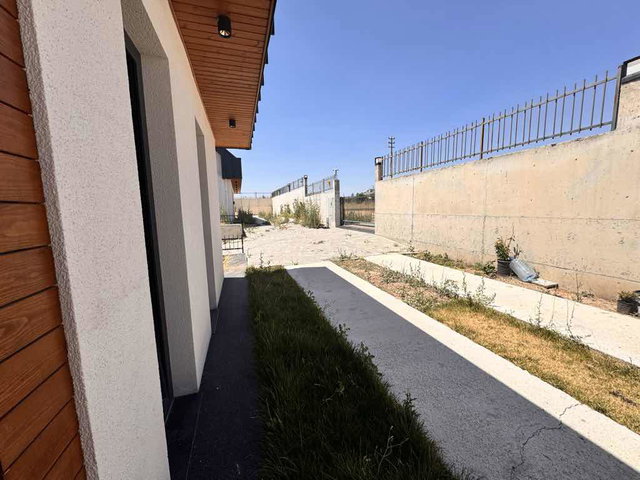 GÖLBAŞI’NDA 2025 YAPIMI SIFIR 8+2 LÜKS VİLLA | 450 M² NET | YERDEN ISITMA | 4 CEPHE