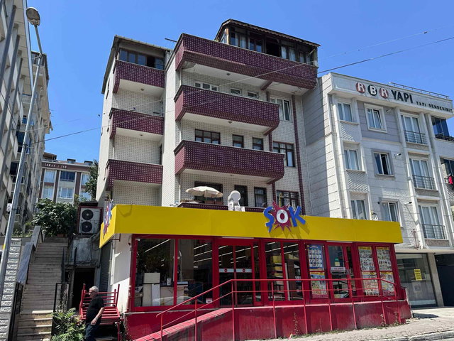 YAKUPLU’DA ANA CADDE ÜZERİ, ÖN CEPHE AÇIK 3.5+1 | DENİZ MANZARALI